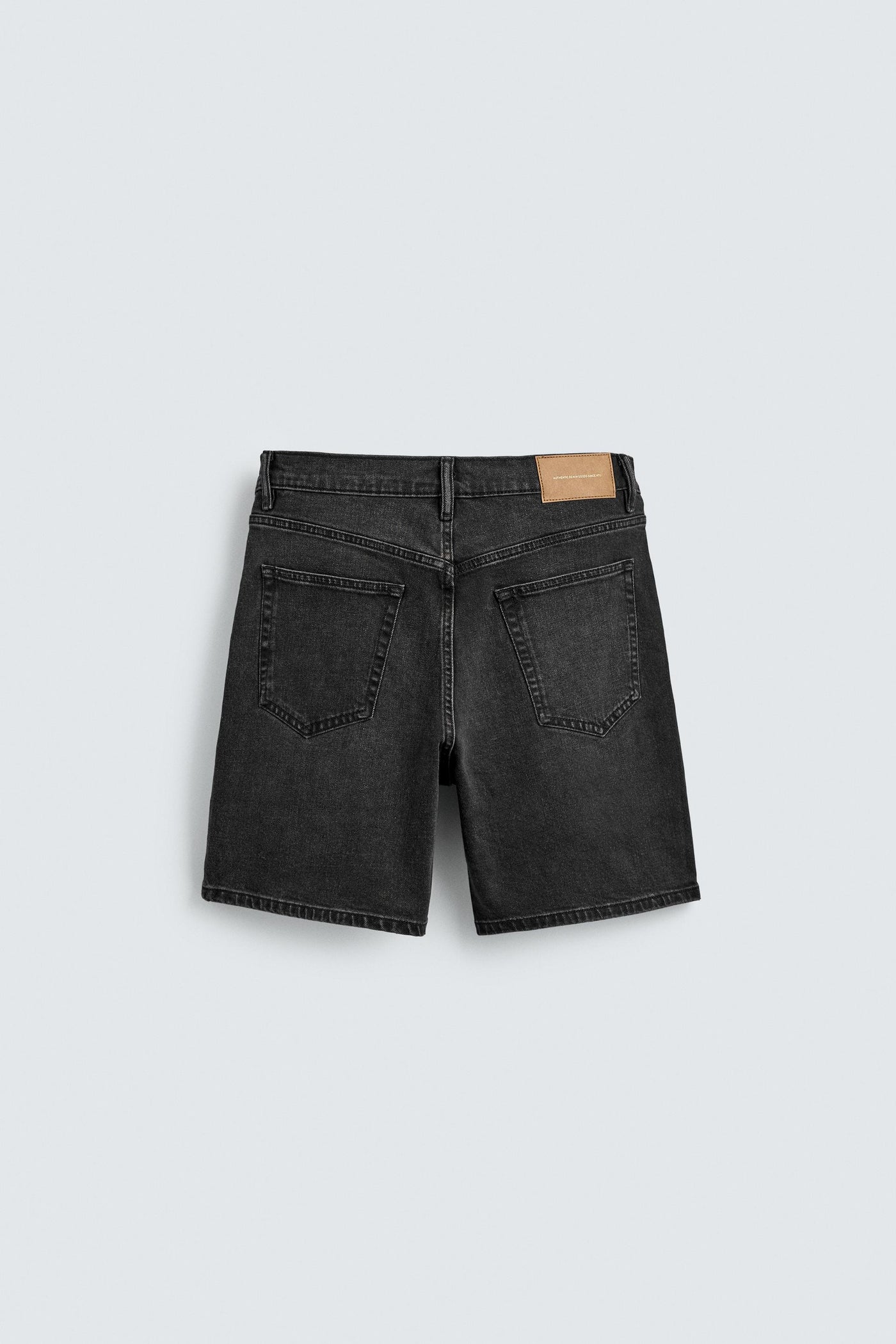 SHORT EN JEAN COUPE CLASSIQUE