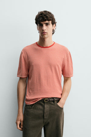 T-SHIRT EN MAILLE RAYÉ COUPE CLASSIQUE