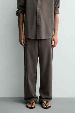 RELAXED FIT FLOWY PANTS