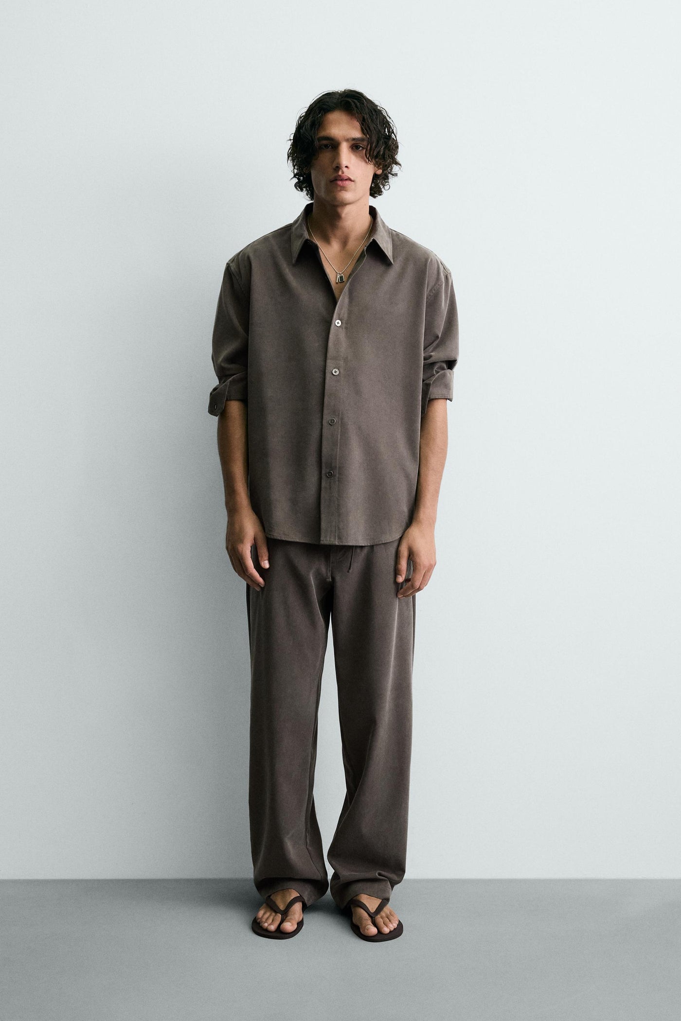 RELAXED FIT FLOWY PANTS