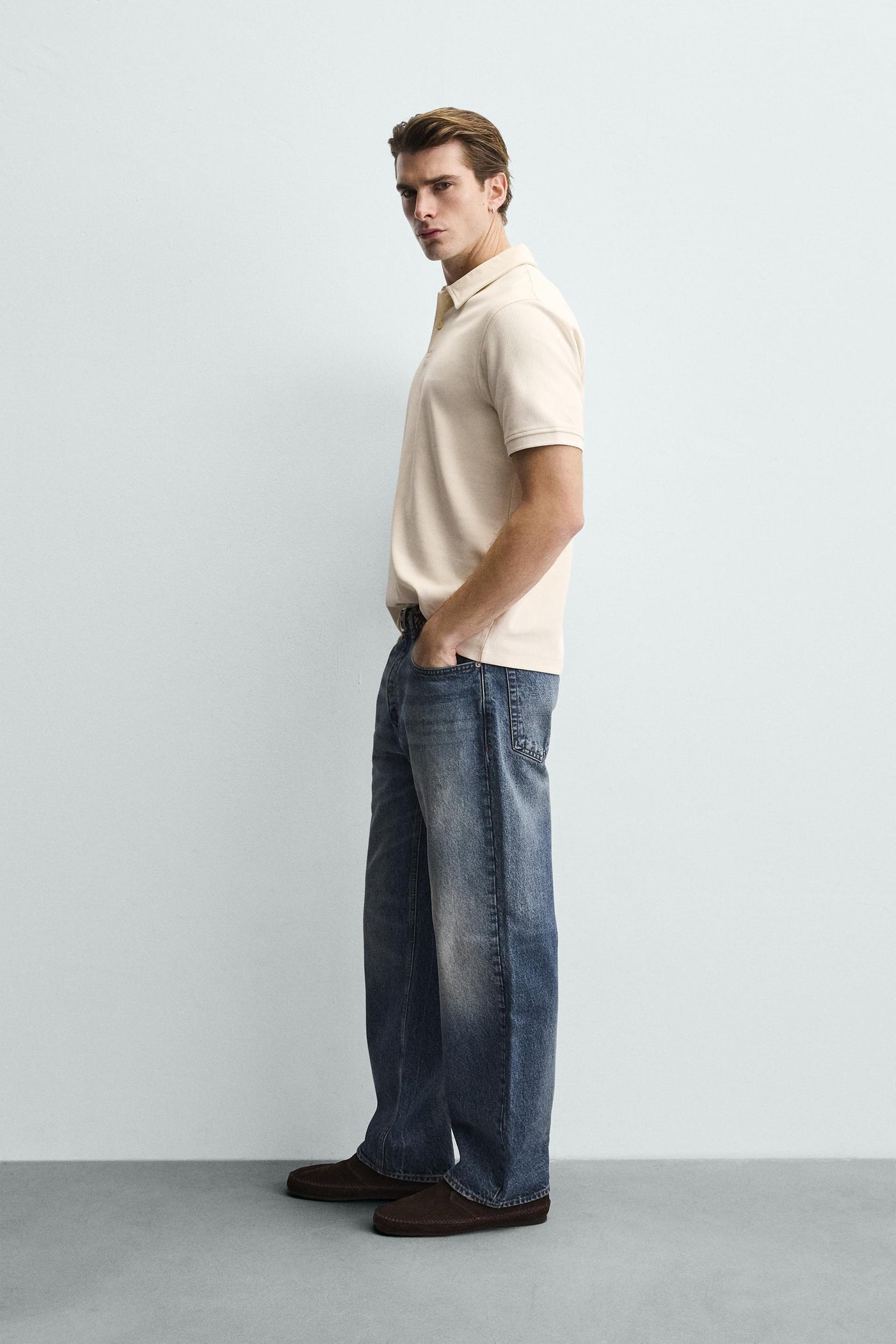 Mom Fit Distressed Jeans